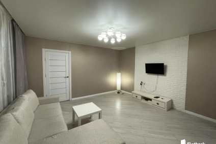 Квартира на сутки с отличным ремонтом в Островце!